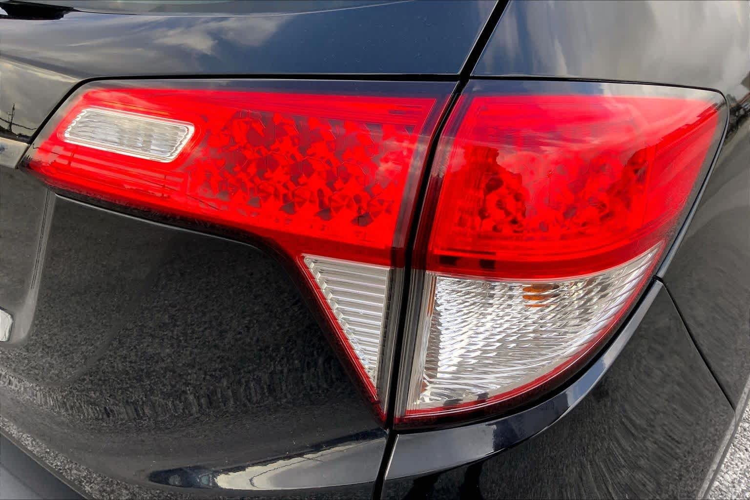 Used 2019 Crystal Black Pearl Honda LX image 30