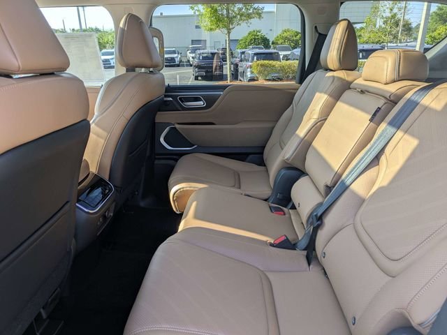New 2026 RADIANT WHITE INFINITI Luxe 2WD image 14