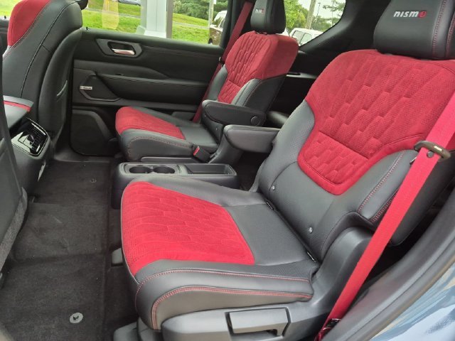 New 2026 Stealth Gray / Super Black Two-tone Nissan NISMO® image 22