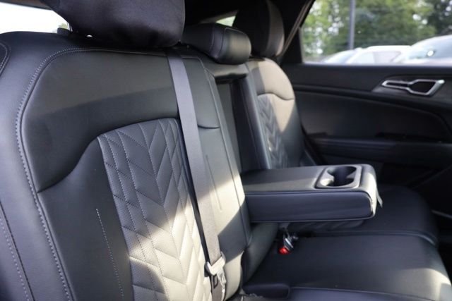 Used 2024 Green Kia X-Line image 39