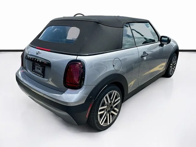 New 2026 Silver MINI Signature Plus image 6