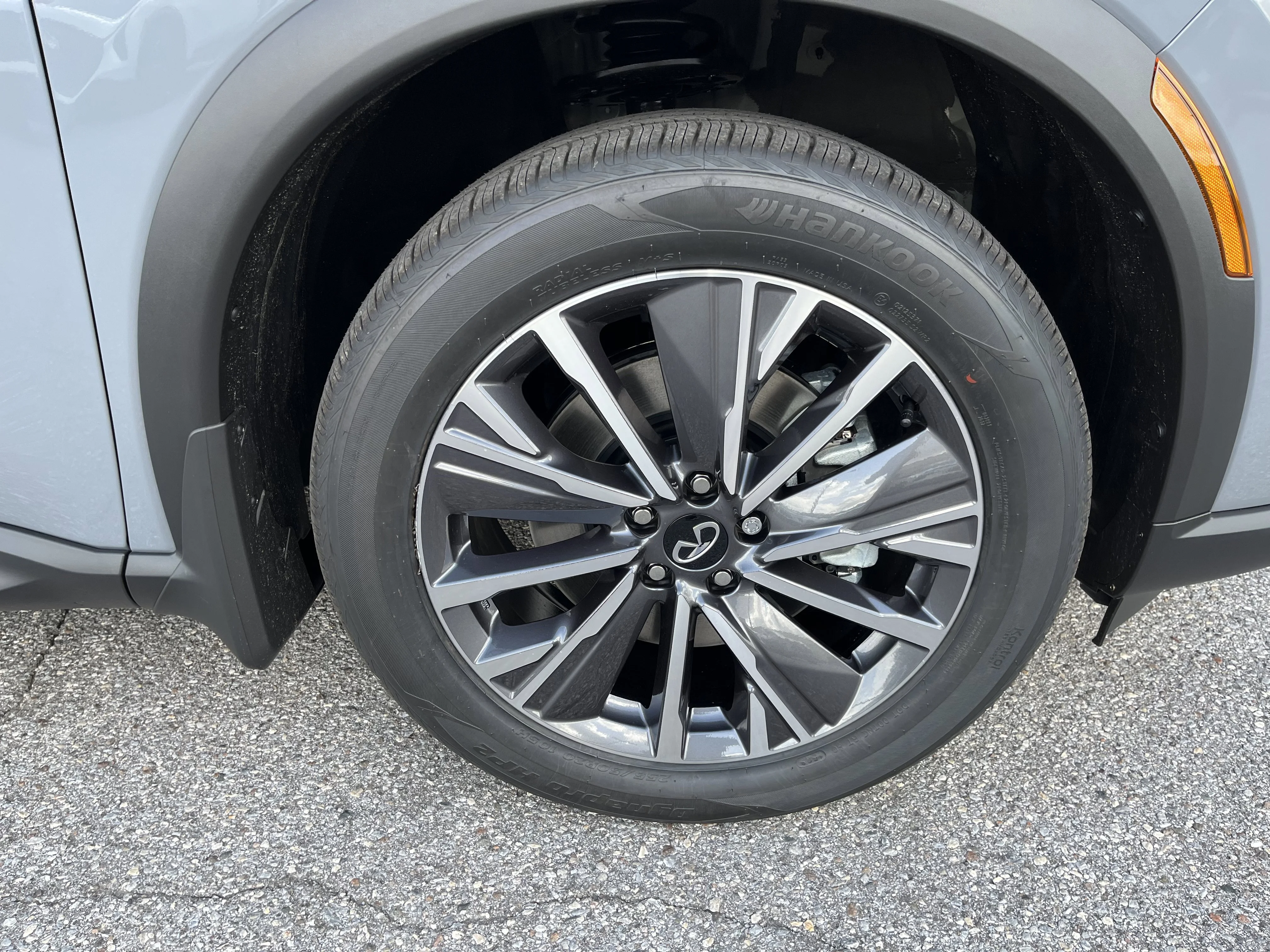 New 2027 Harbor Gray INFINITI LUXE image 10