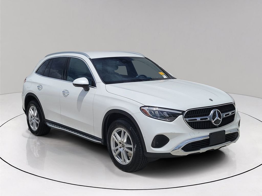 Certified Used 2025 White Mercedes-Benz GLC 300 image 1