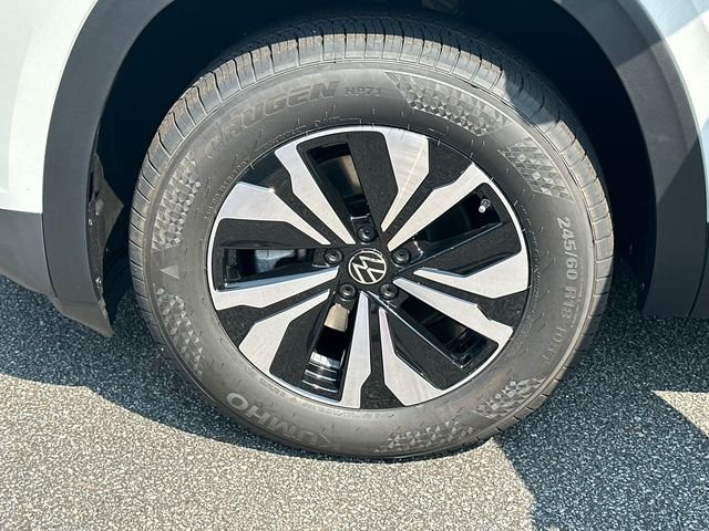 New 2026 Opal White Pearl Volkswagen 2.0T SE image 11