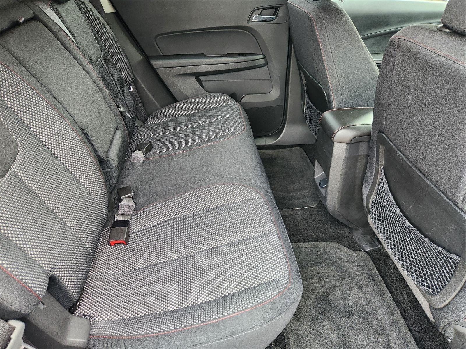 Used 2015 SILVER TOPAZ METALLIC Chevrolet LT image 29