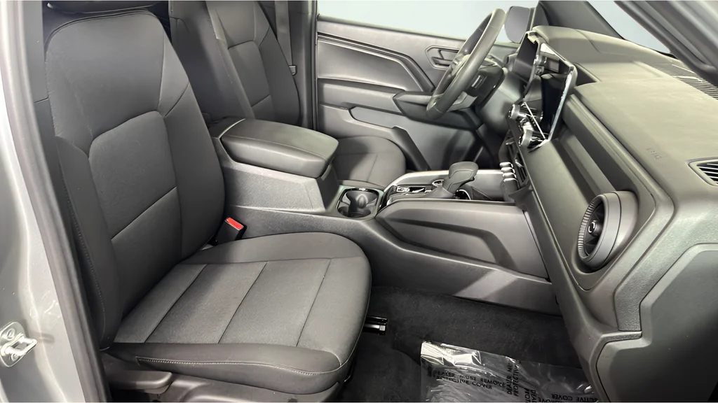 Used 2025 Gray Chevrolet Trail Boss image 22