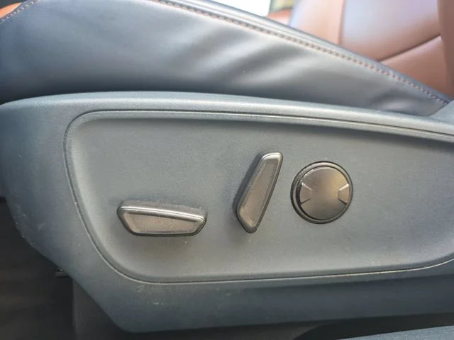 Used 2022 Green Ford Lariat image 28