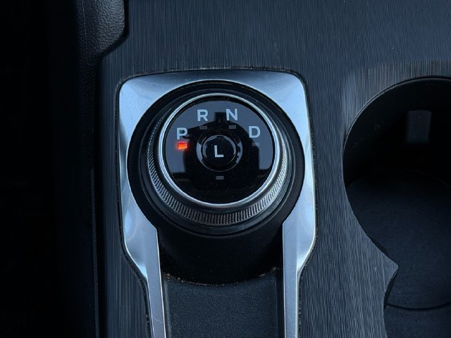 Used 2025 Silver Ford Platinum image 29
