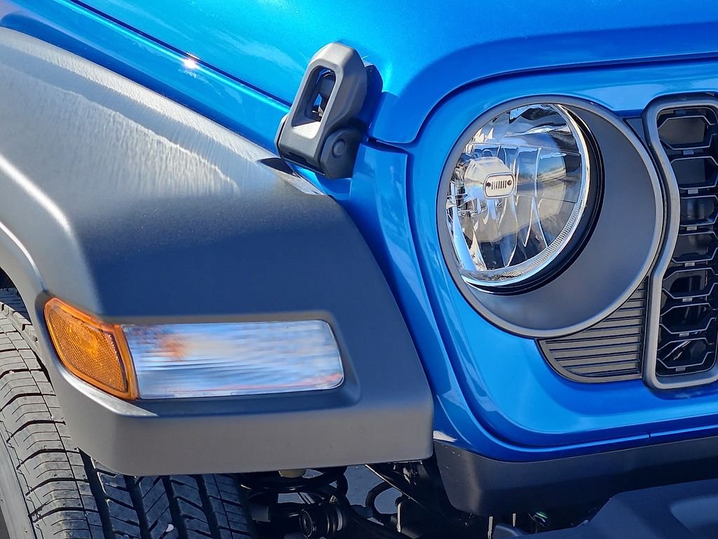New 2026 Hydro Blue Pearl-Coat Exterior Paint Jeep Sport image 8