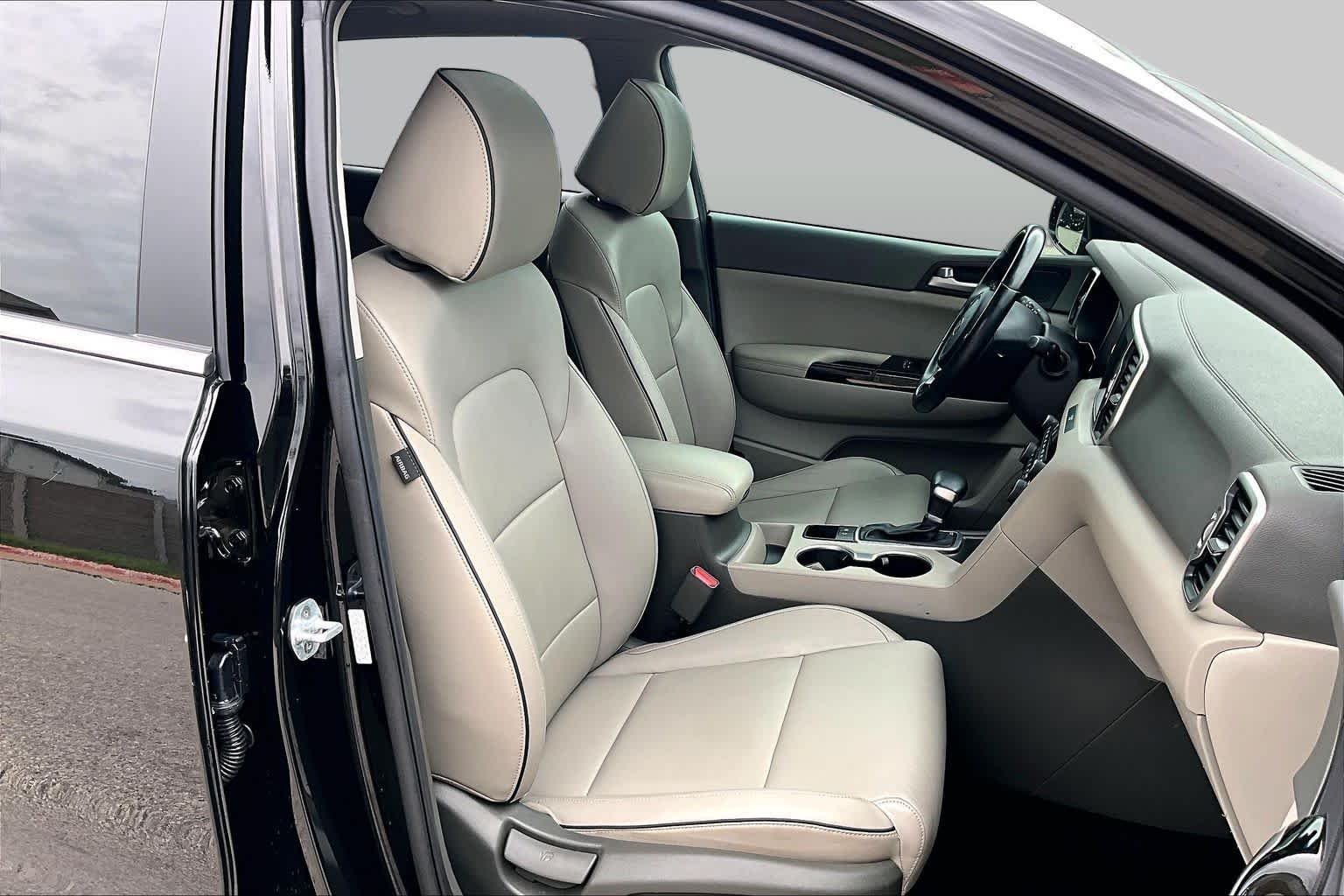 Used 2019 Black Cherry Kia EX image 9