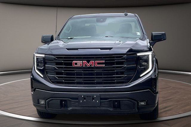 Used 2023 Silver GMC Elevation image 3