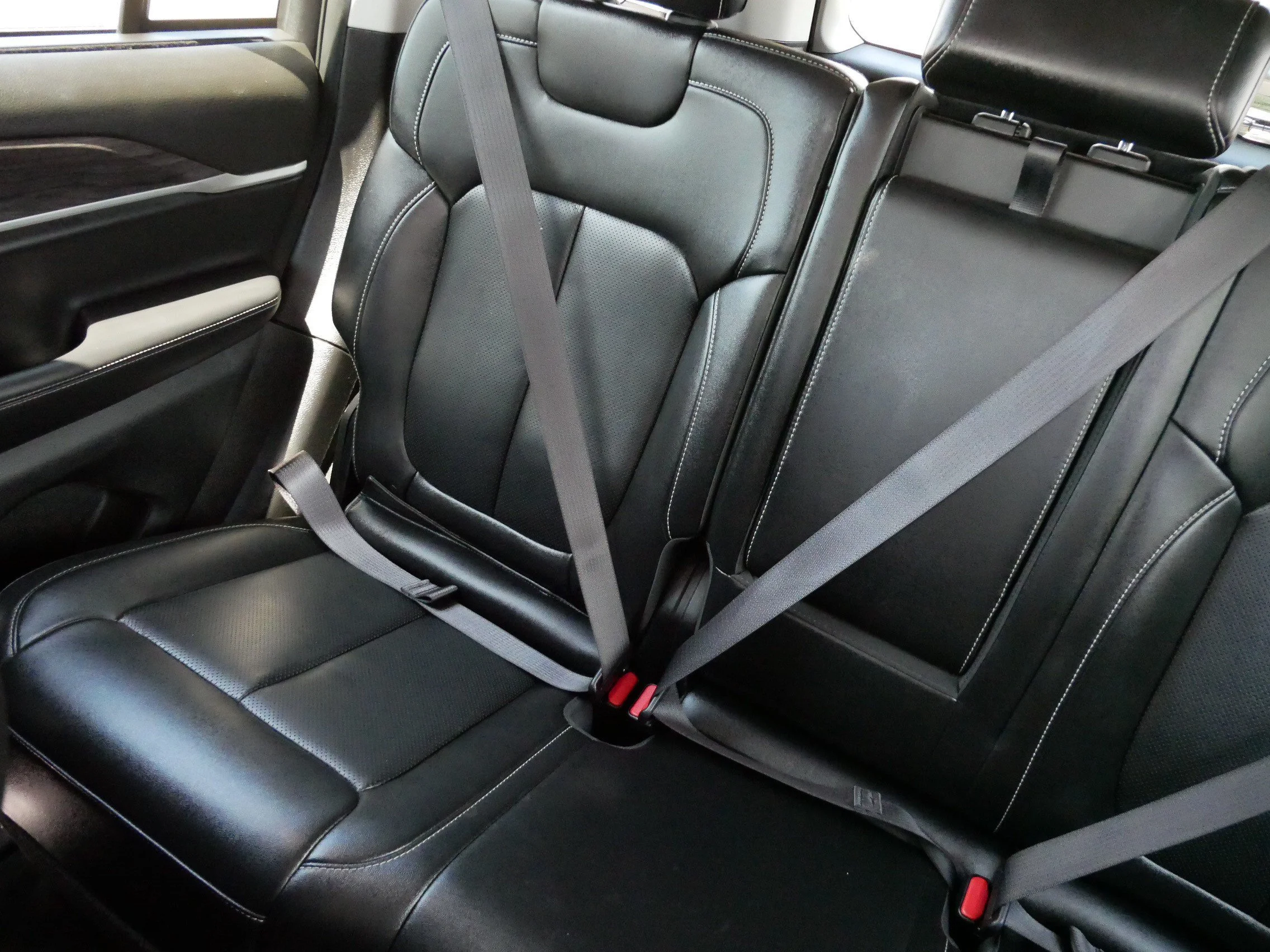 Used 2022 Bright White Clearcoat Jeep  image 12