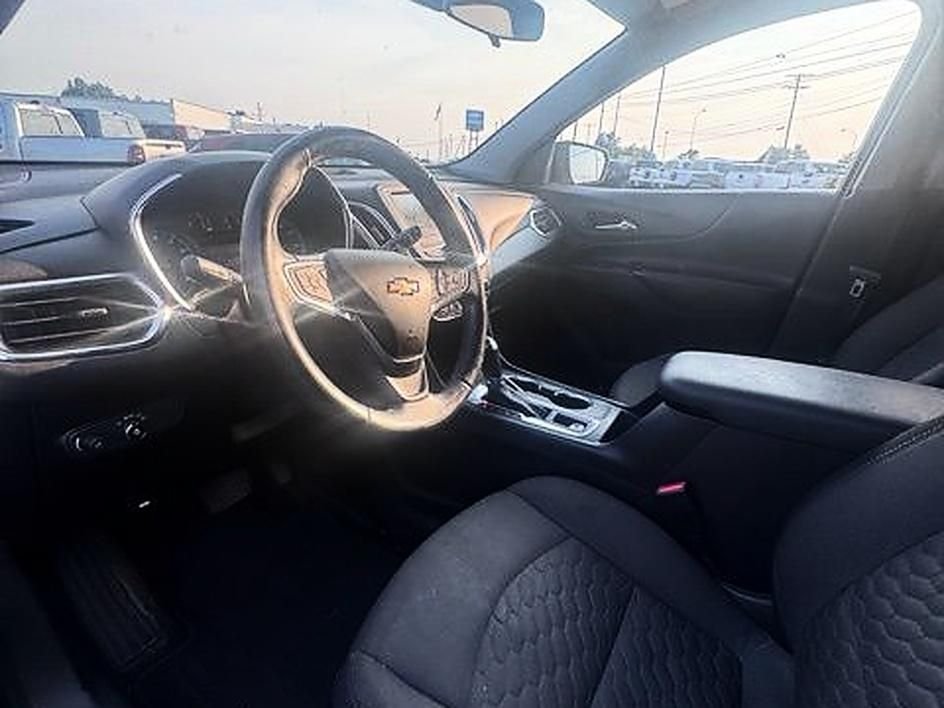 Used 2018 Gray Chevrolet LT image 6