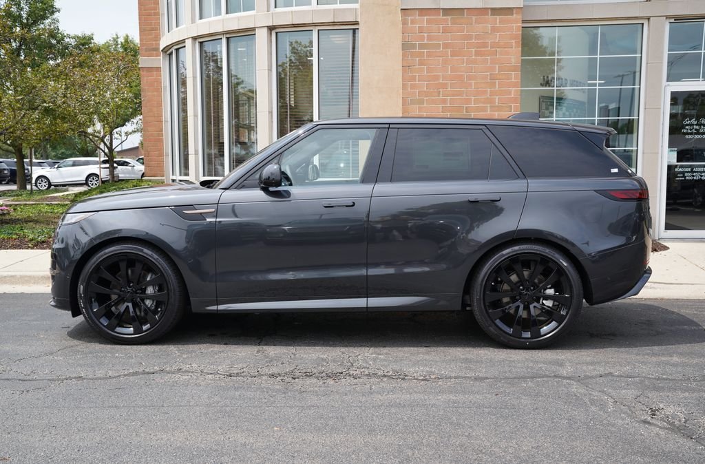 New 2026 Carpathian Grey Land Rover Dynamic SE image 2