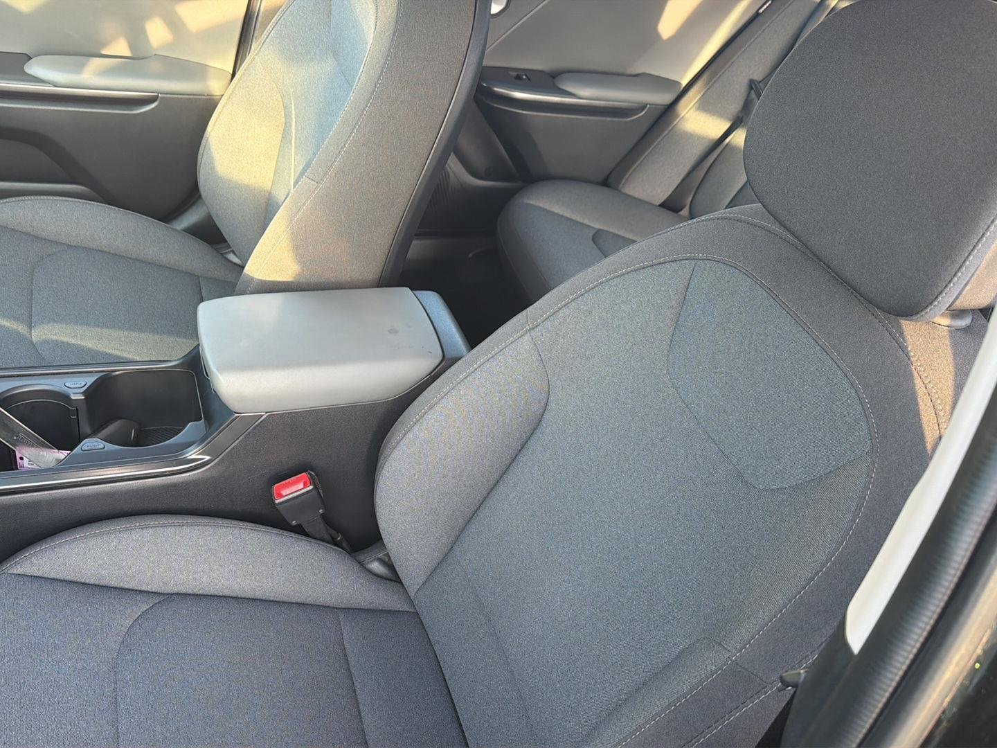 2025 Kia K4 LXS - Photo 27