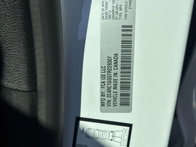 Used 2026 White Chrysler Limited image 23