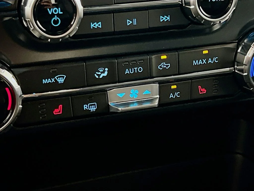 New 2026 Carbonized Gray Metallic Ford XLT image 23