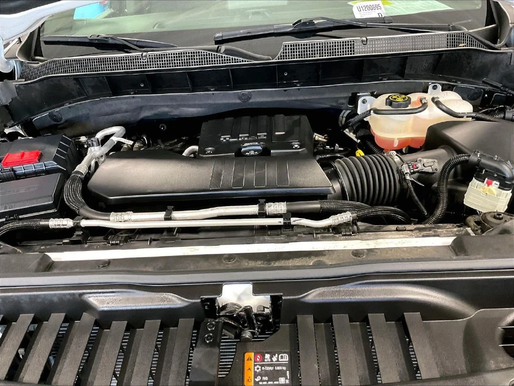 Used 2023 White Chevrolet Custom image 34