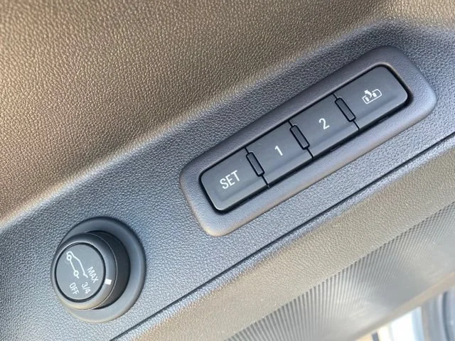 Used 2019 SILVER ICE METALLIC Chevrolet Premier image 14