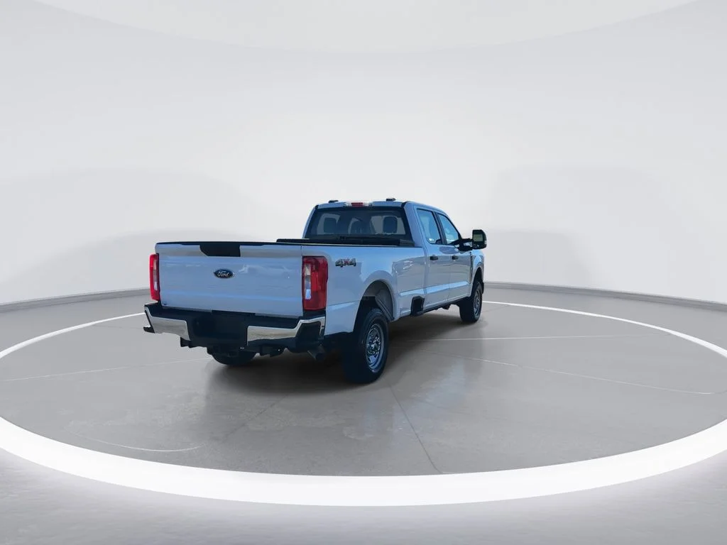 Used 2024 White Ford XL image 6