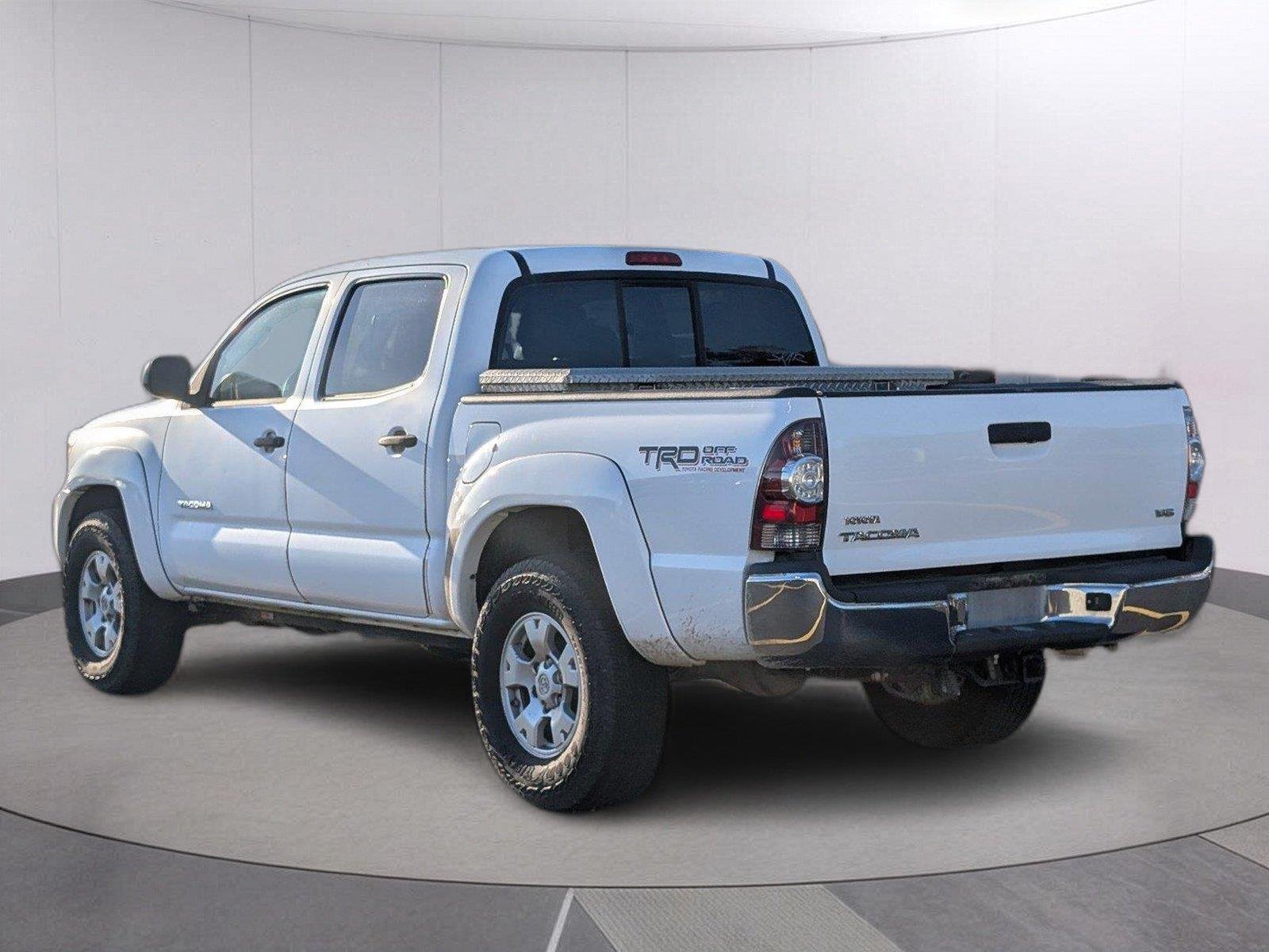 Used 2013 Super White Toyota Double Cab V6 4WD image 3