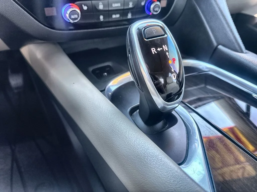 Used 2019 SATIN STEEL METALLIC Chevrolet RS image 20