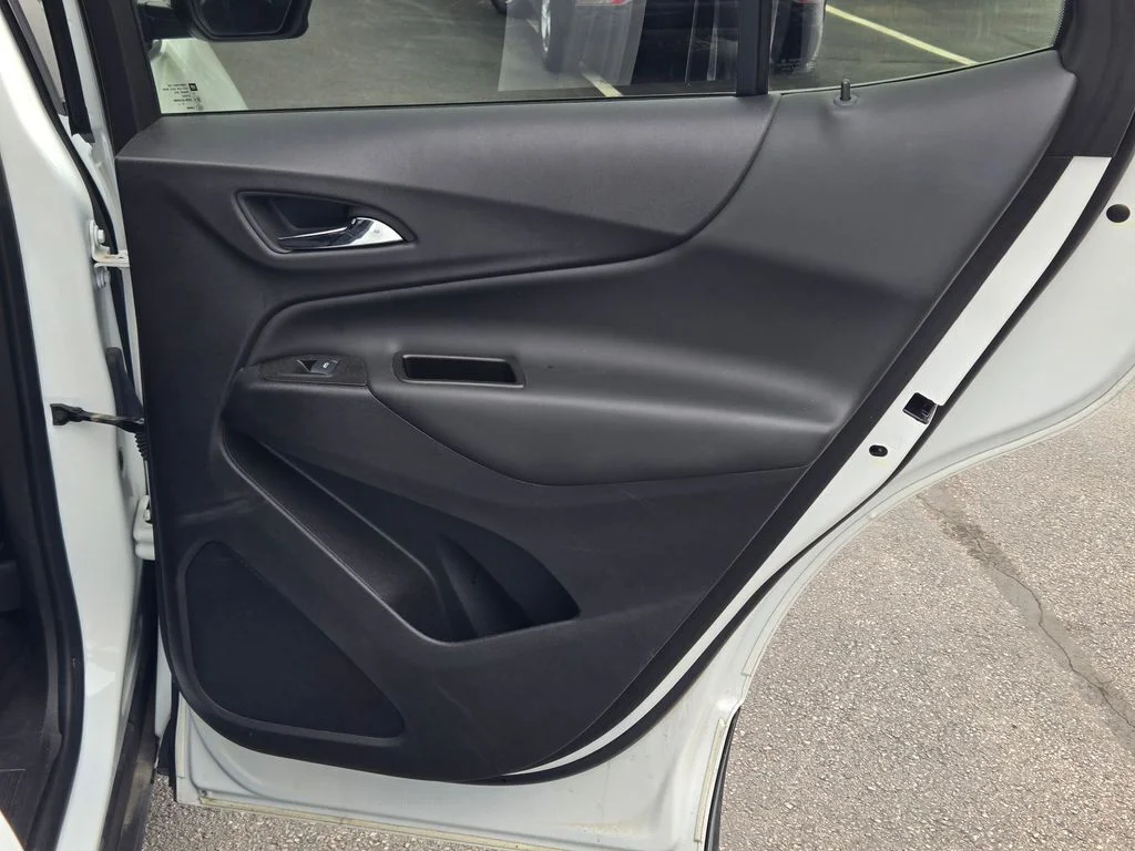 Used 2024 White Chevrolet LT image 9