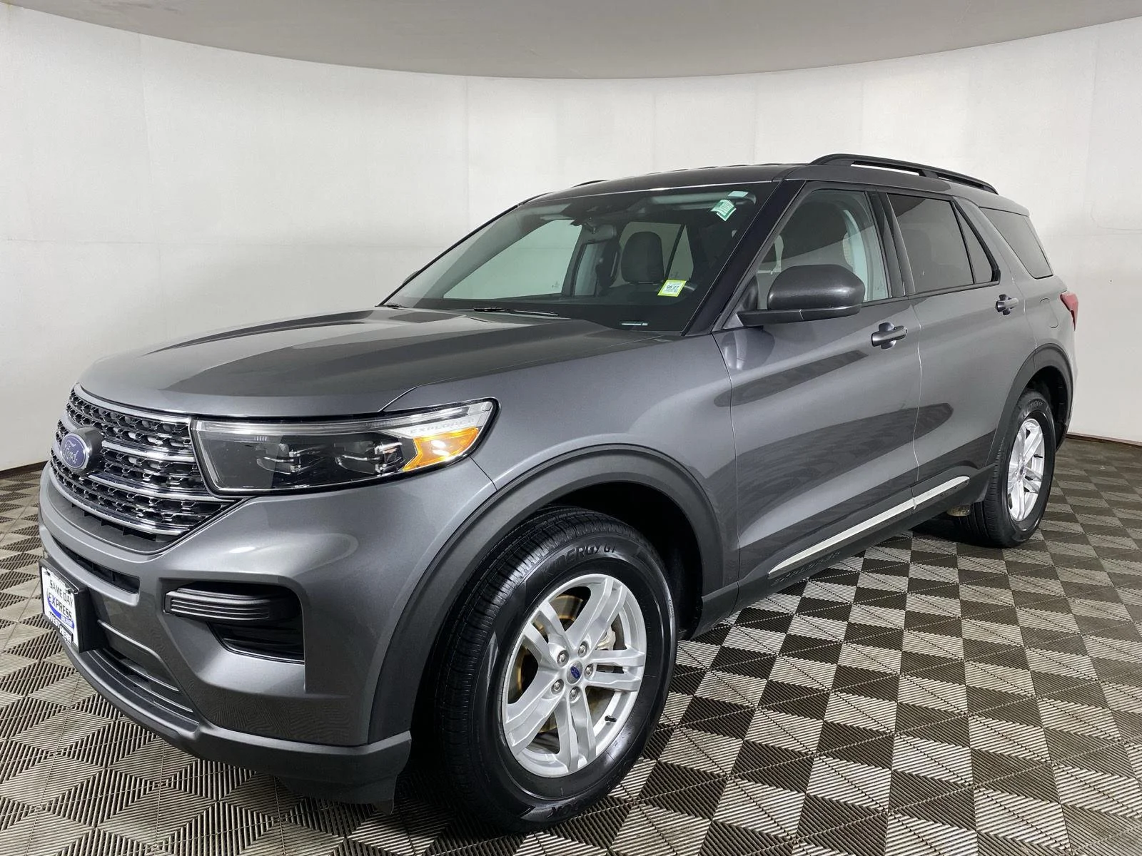 Used 2024 Carbonized Gray Ford XLT image 3