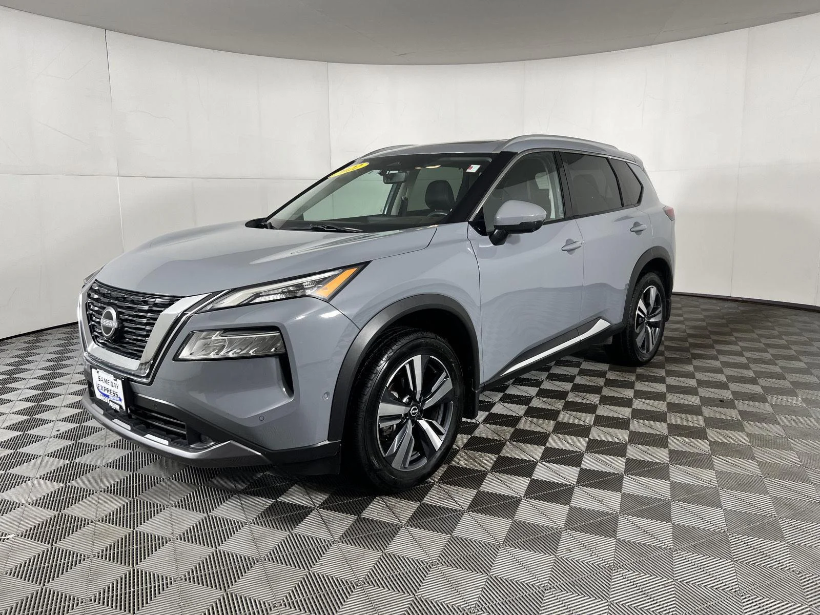 Used 2022 Boulder Gray Pearl Nissan SL image 4