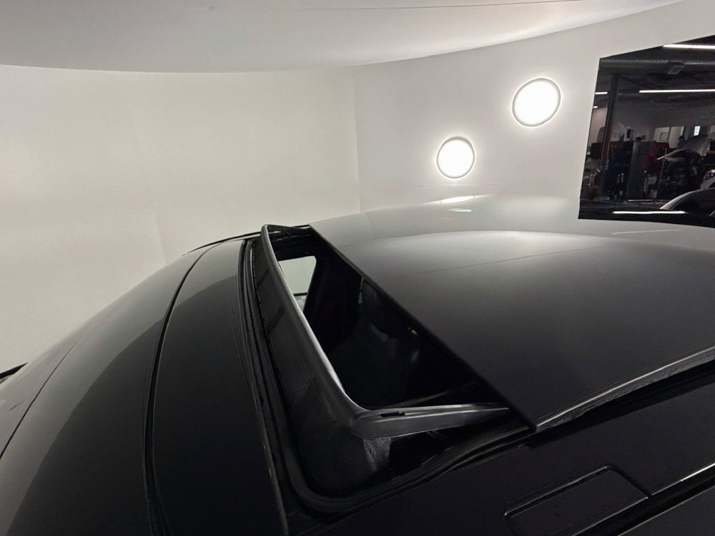 Used 2024 Black Land Rover SE image 23