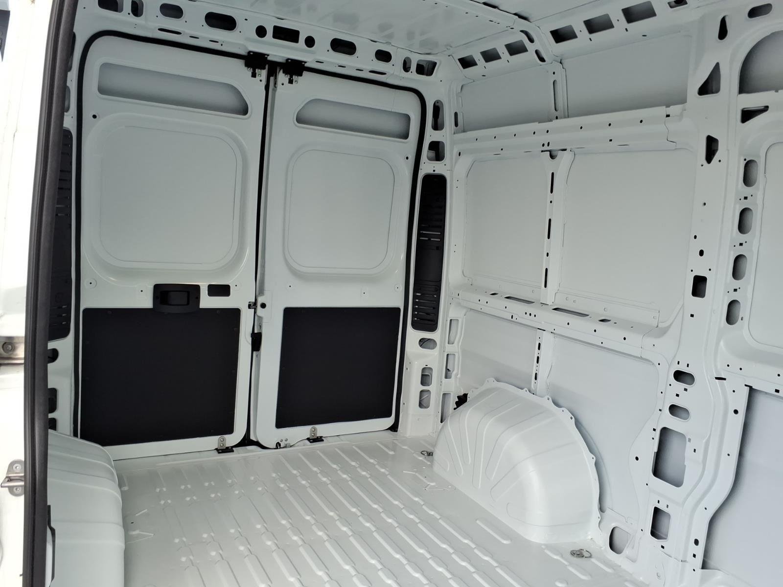 New 2026 Bright White Clear-Coat Exterior Paint RAM Tradesman image 23