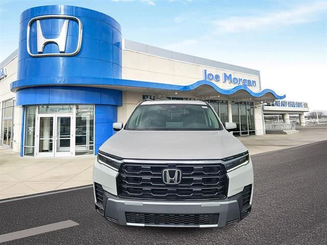 New 2026 Platinum White Pearl Honda Touring Blackout image 2