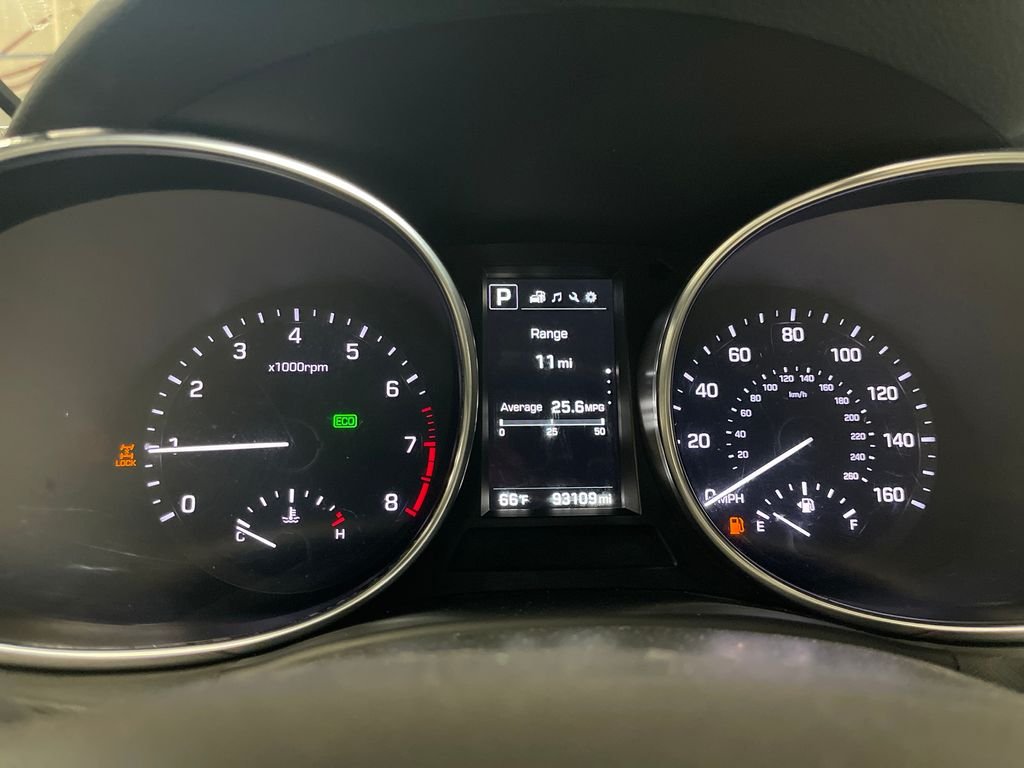 Used 2018 White Hyundai 2.0T image 23