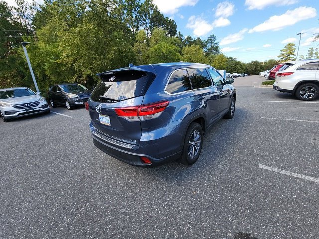 Used 2017 Blue Toyota XLE image 14