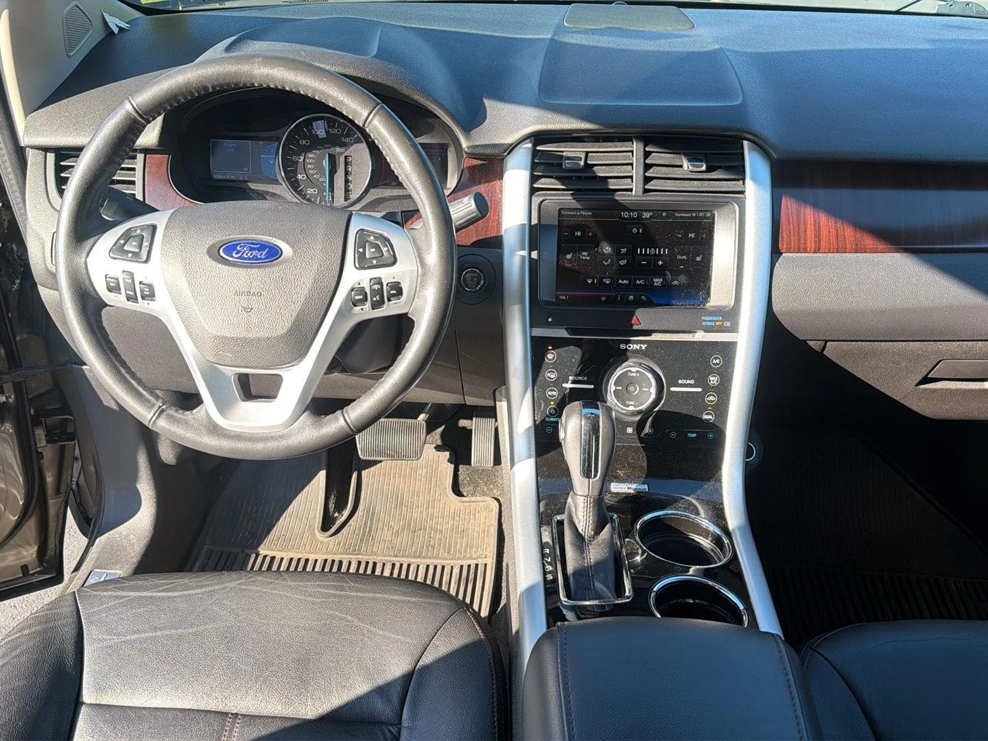 Used 2013  Ford Limited image 9