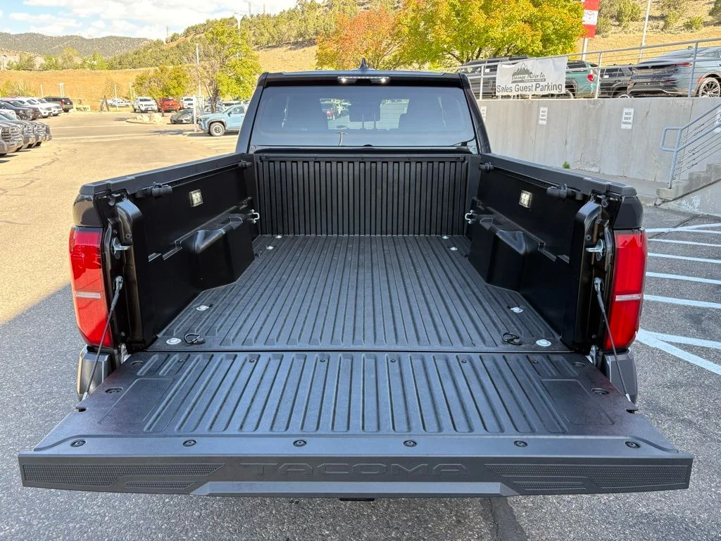 Used 2026 UNDERGROUND Toyota SR5 image 8