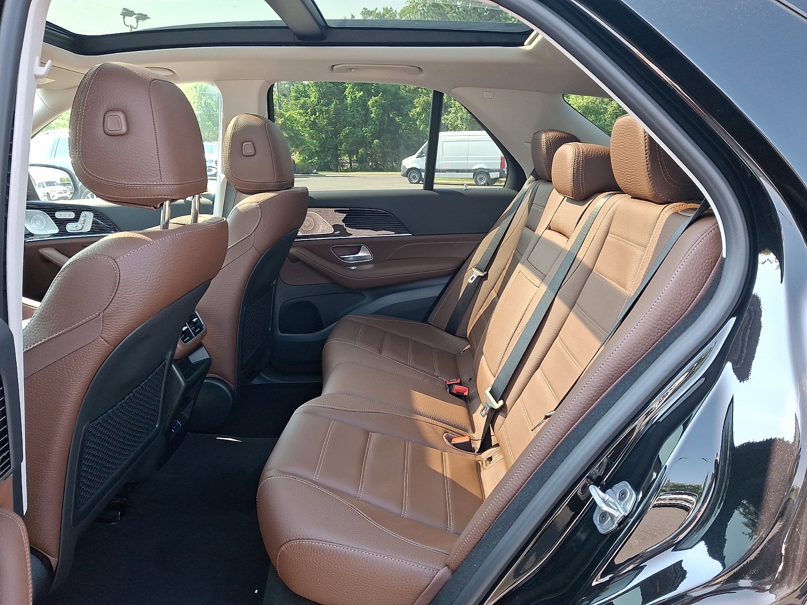 New 2026 Obsidian Black Metallic Mercedes-Benz GLE 450 image 6