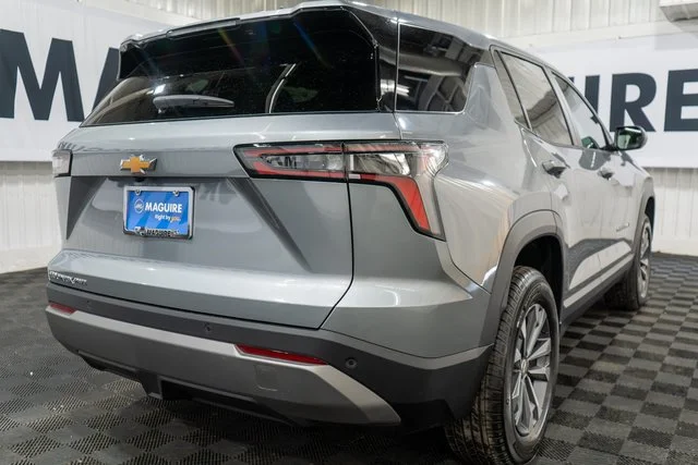 Used 2027 Sterling Gray Metallic Chevrolet LT image 5