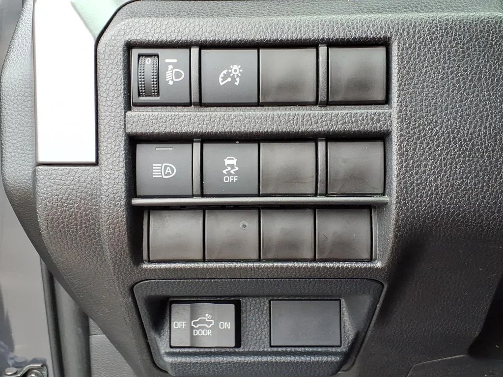 Used 2026  Toyota SR5 image 24