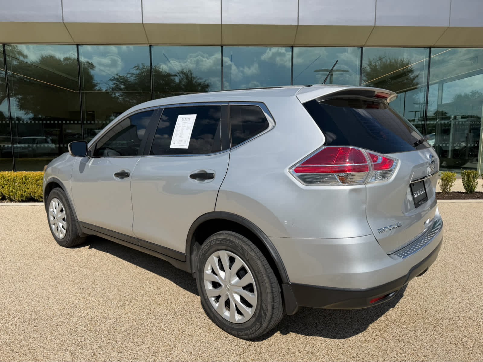 Used 2016 Brilliant Silver Nissan S image 7