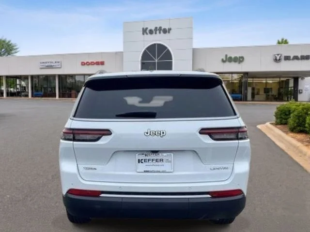 New 2026 White/off-white Jeep Limited image 4