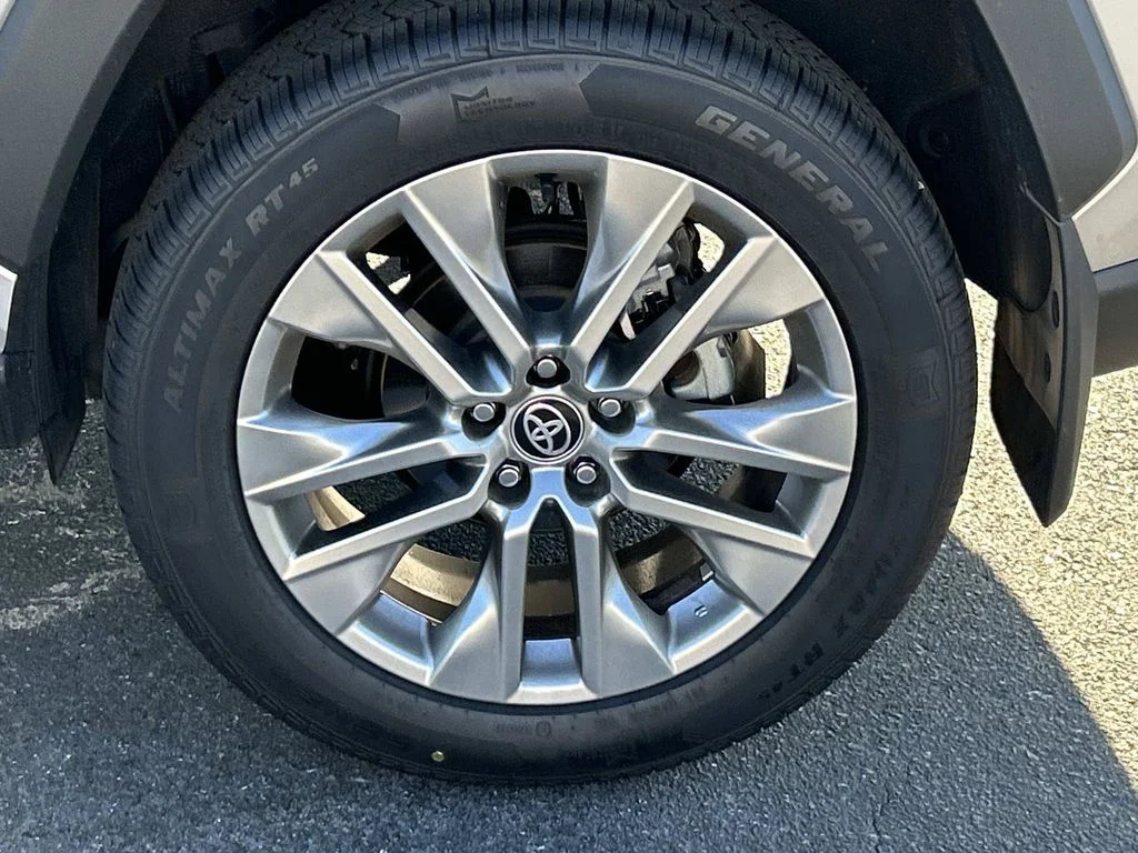 Used 2024 Silver Toyota XLE Premium image 13