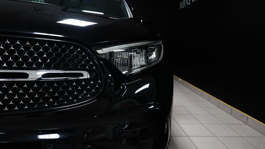 Certified Used 2023 Black Mercedes-Benz GLC 300 image 5