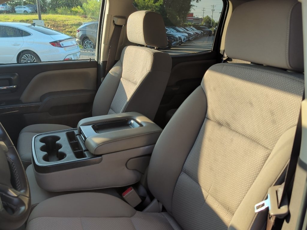 Used 2018 Cajun Red Tintcoat Chevrolet LT image 12