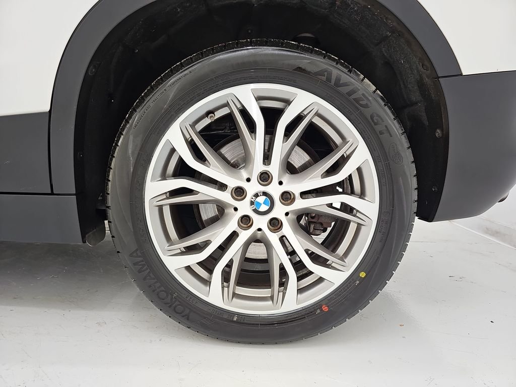 Used 2019 Mineral White Metallic BMW sDrive28i image 40