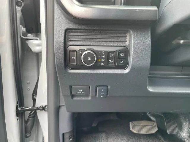 New 2026 Avalanche Gray Ford F-450® LARIAT® image 46