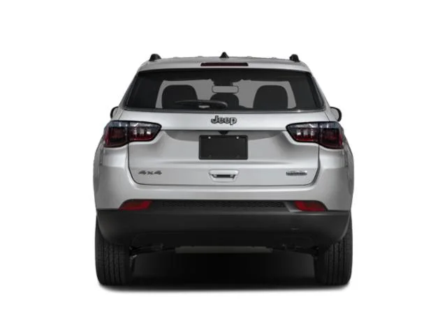 New 2026 Bright White Clearcoat Jeep Latitude image 5