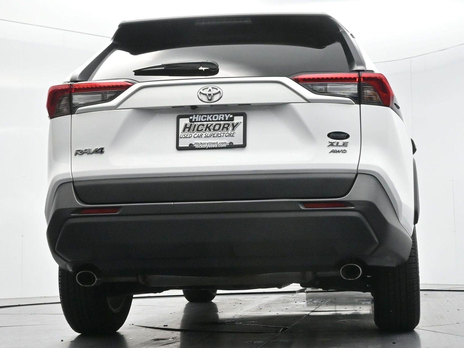 Used 2022 White Toyota XLE image 47