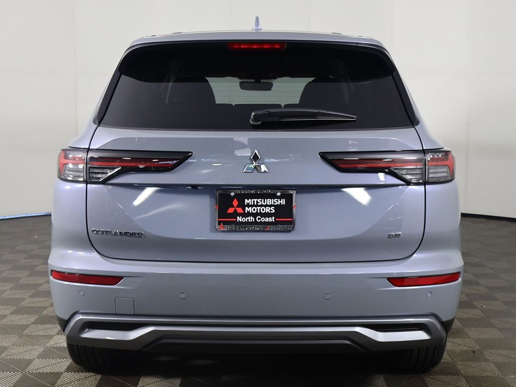 New 2026 Gray Mitsubishi SE image 12