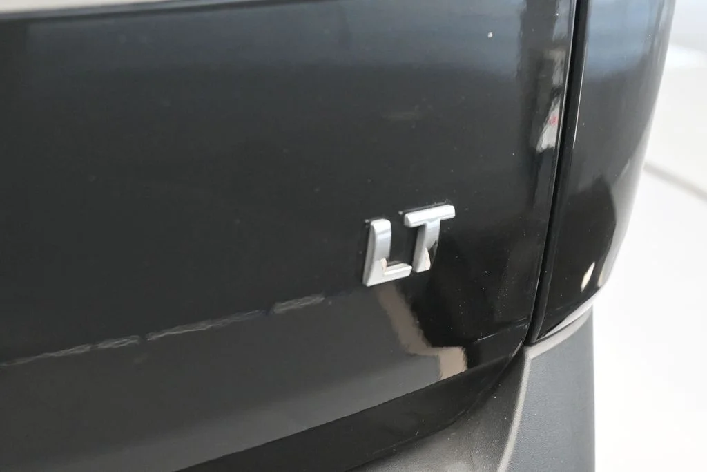 Used 2023 Mosaic Black Metallic Chevrolet LT image 34